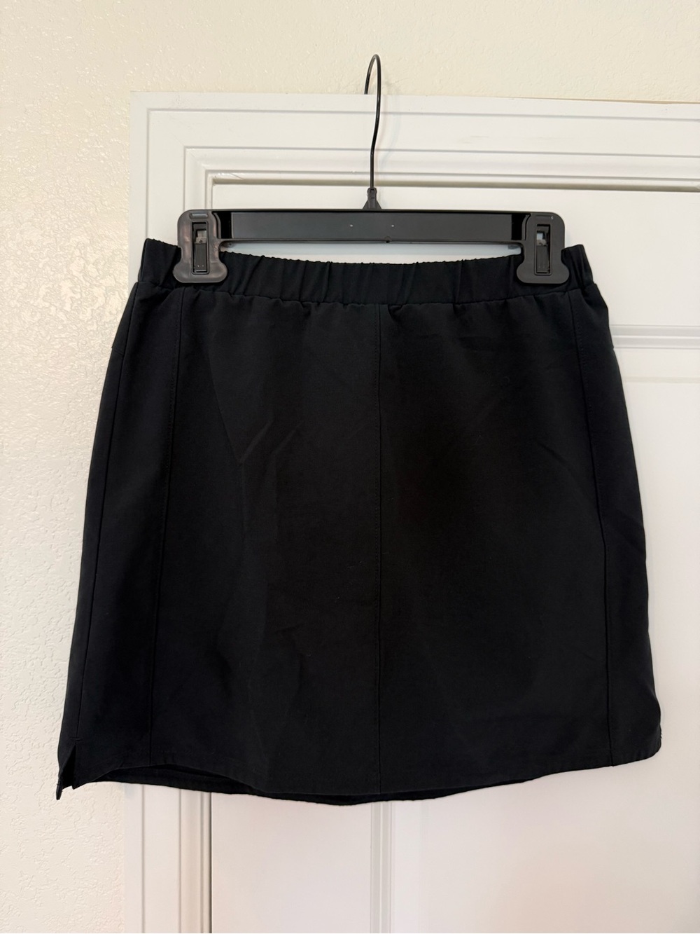 Columbia Black Elastic-Waist Mini Skirt